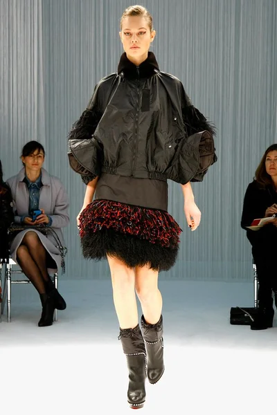 Look 18